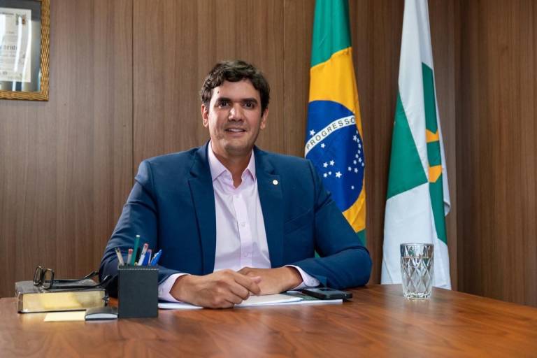 Projeto de Lei de Rafael Prudente quer levar Inteligência Artificial às escolas de todo o país