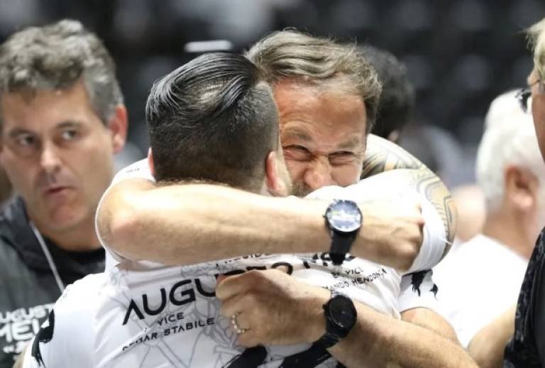 Augusto Melo sofre impeachment e não é mais presidente do Corinthians