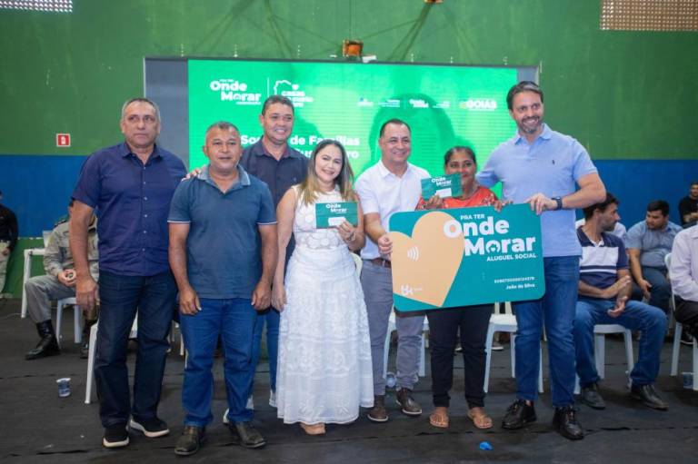 40 Casas à custo zero e 140 cartões do aluguel social são entregues em Novo Gama