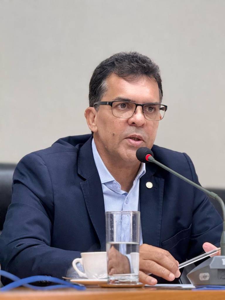 Ricardo Vale propõe Moção de Louvor aos servidores do IBGE mortos em combate a incêndio em Brasília