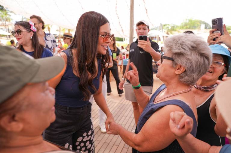 Idosos têm dia de lazer no Complexo Na Praia com campanha social do GDF