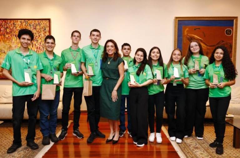 Jovem de Valparaíso conquista ouro no desafiop aprendizes da matemática