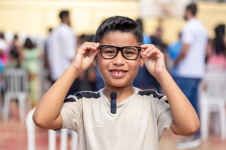 Programa visão nas escolas entrega 661 óculos a estudantes de Novo Gama