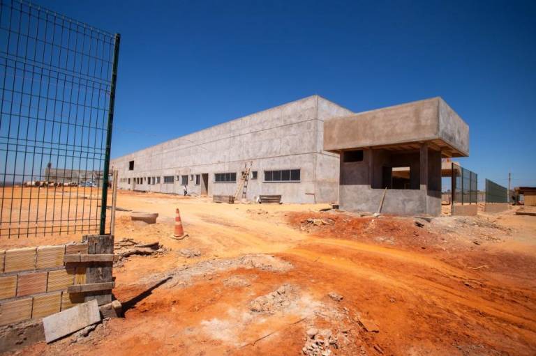 Hospital de Novo Gama avança com obras em ritmo acelerado