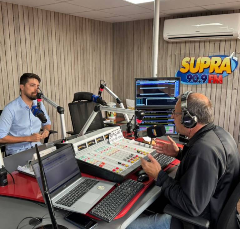 Prefeito de Valparaíso explica taxa de lixo e anuncia avanços em obras durante entrevista