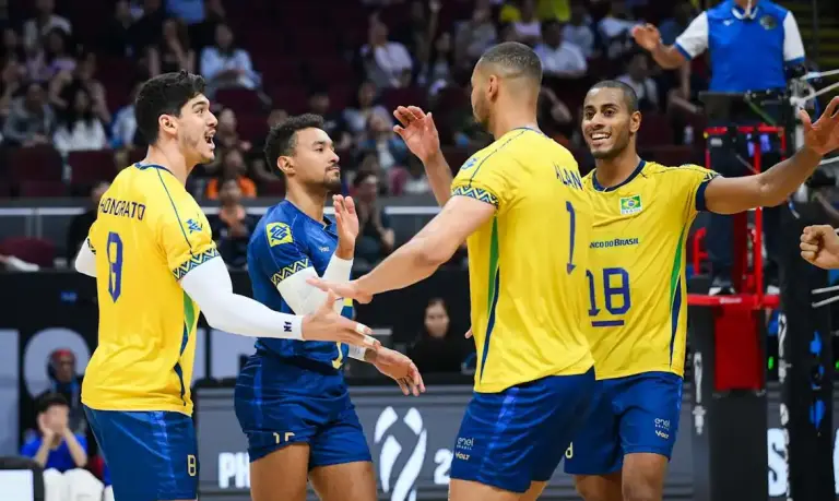 Brasil inicia campanha no Mundial de vôlei com vitória sobre a China