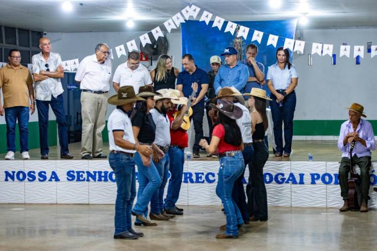 Folia de Nossa Senhora Aparecida leva fé e devoção aos servidores da prefeitura de Novo Gama