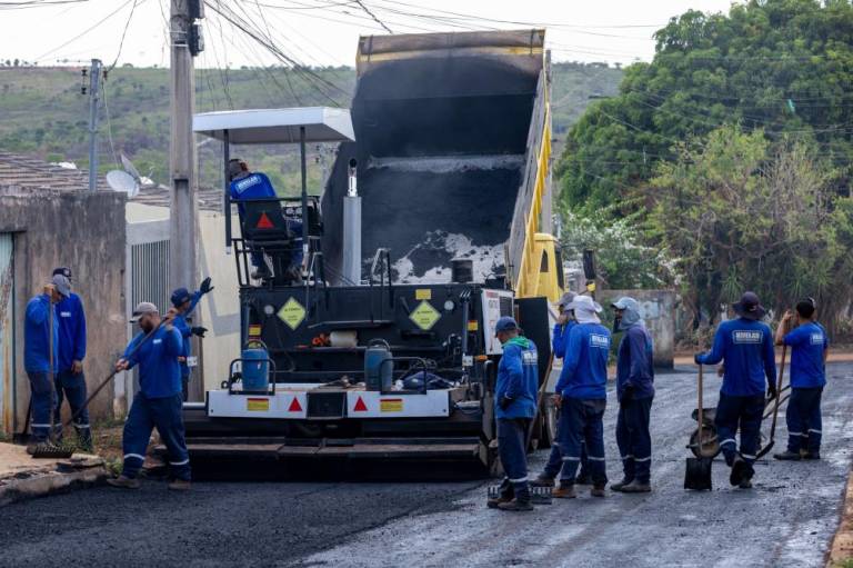 Setor de chácaras Minas Gerais recebe pavimentação com asfalto CBQU, o mais moderno e duradouro