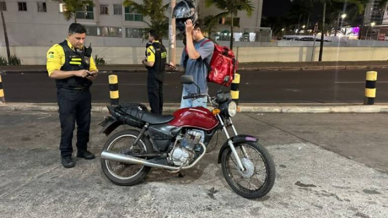 Operação flagra 17 motos com escapamentos alterados em Águas Claras