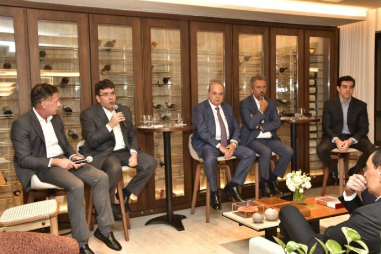 DF dobra orçamento e amplia arrecadação, afirma Ibaneis em encontro empresarial