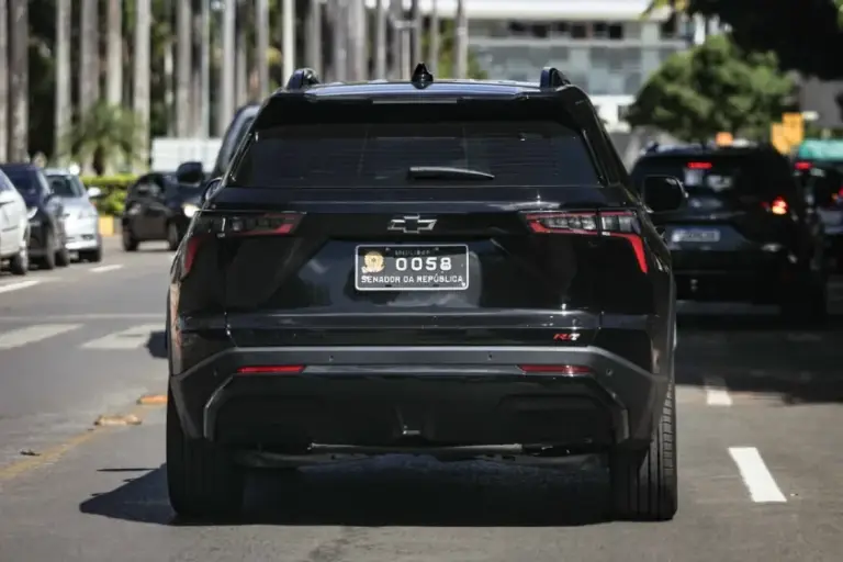 Senado dobra gasto e aluga 79 SUVs de luxo com teto solar por R$ 47,7 milhões
