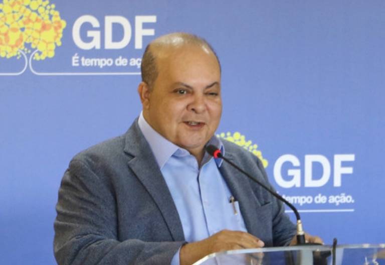 Rollemberg disse que resolveu a crise hídrica no DF, porém, o ex-governador “recorreu à pajelança para fazer chover”