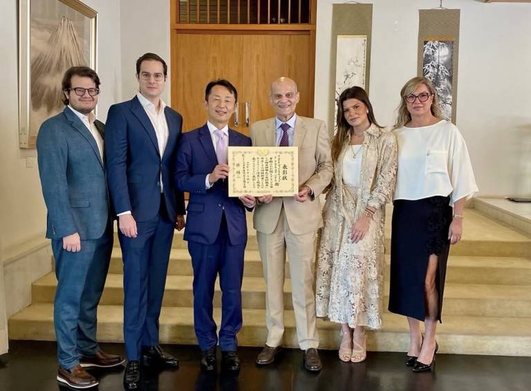 Paco Britto recebe diploma de Honra ao Mérito da Embaixada do Japão por fortalecer laços culturais