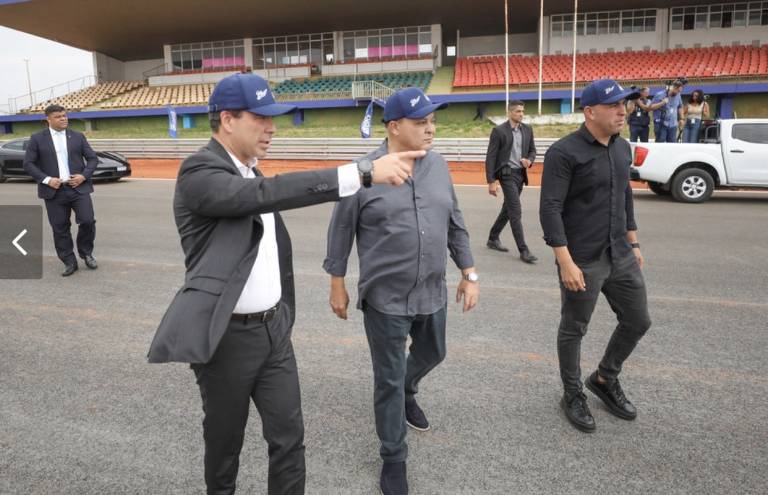 A um mês da reinauguração, governador Ibaneis Rocha visita obra do Autódromo de Brasília