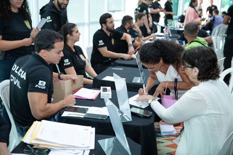 Mais de 300 celulares recuperados são devolvidos aos proprietários no DF