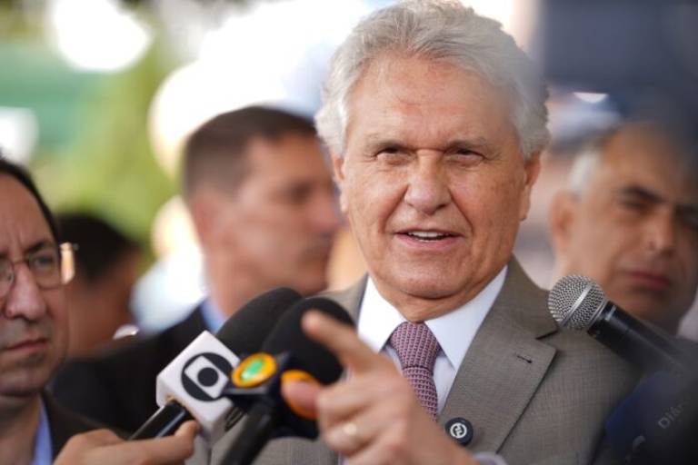 Caiado apresenta propostas para tornar Lei Antifacção mais rígida