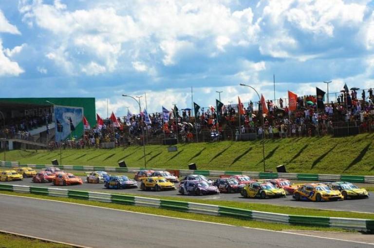 Para definir finalistas, BRB Stock Car volta a Brasília após 11 anos