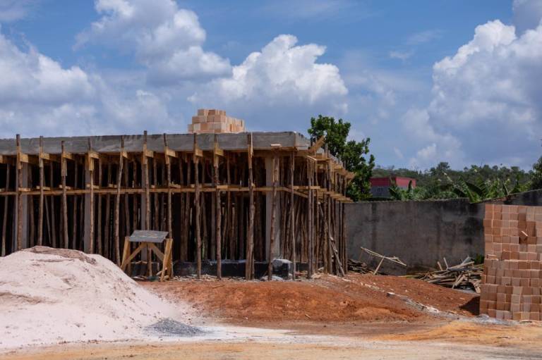 Construção da UBS Alphaville Paiva avança