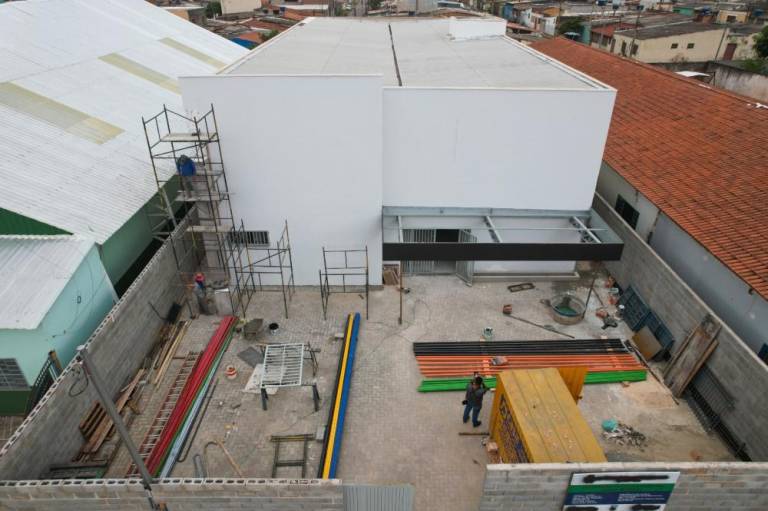 Com investimento de R$ 1,4 milhões, Novo Gama avança na construção da nova escola Cecília Meireles
