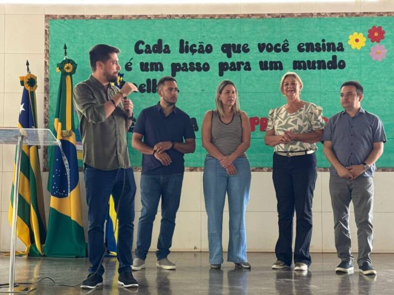 Entrega de óculos do programa “deputados aqui” leva qualidade de vida aos moradores de Valparaíso