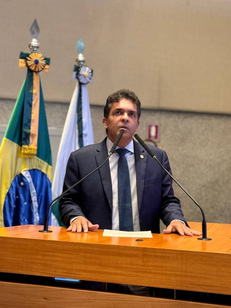 Aprovado PL do deputado Ricardo Vale que impede síndicos e condomínios de multar cuidadores de animais comunitários