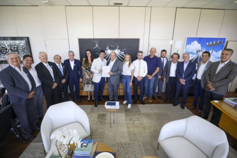 GDF entrega escritura definitiva ao Centro de Treinamento do Sinduscon