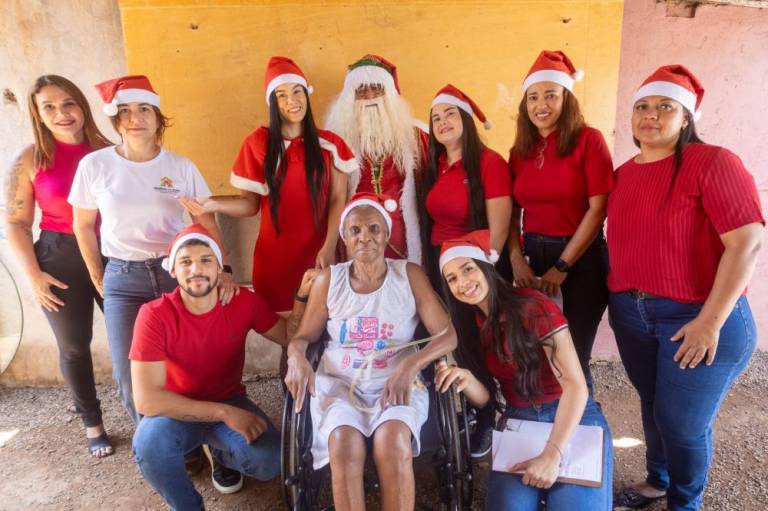 Cantata de natal leva emoções e acolhimento a pacientes do melhor em casa