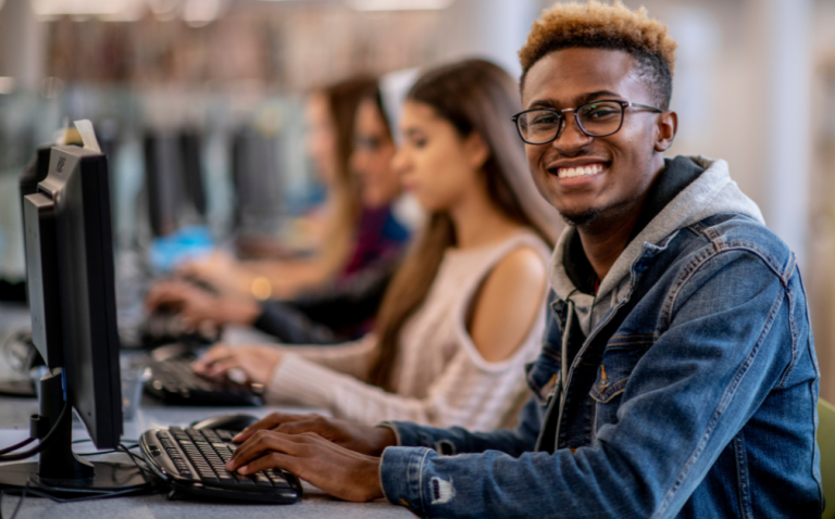 Programa Incubadora Digital transforma o acesso à tecnologia e à inovação no DF