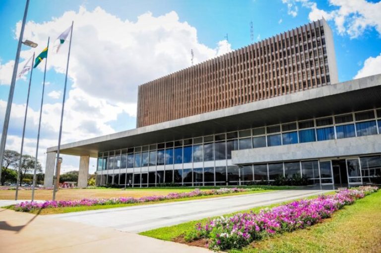 Últimos dias para inscrições no programa de bolsas de estudo do GDF