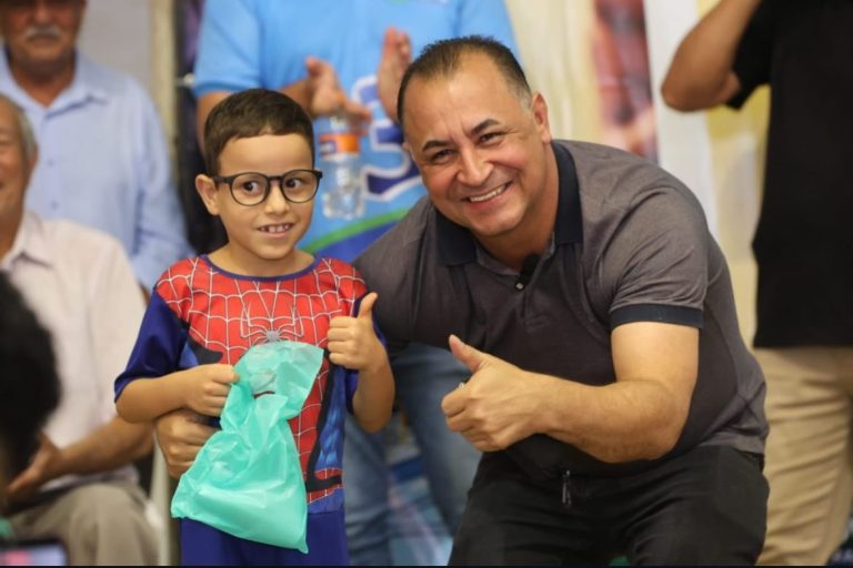 Carlinhos do Mangão garante mais de 3169 óculos gratuitos a alunos da rede pública de ensino de Novo Gama