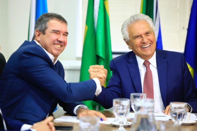 Caiado repassa liderança do Consórcio Brasil Central a Eduardo Riedel