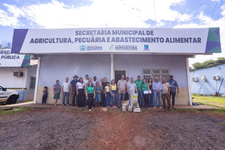 Secretaria de agricultura entrega kits do projeto SEMEAR social a produtores da agricultura familiar