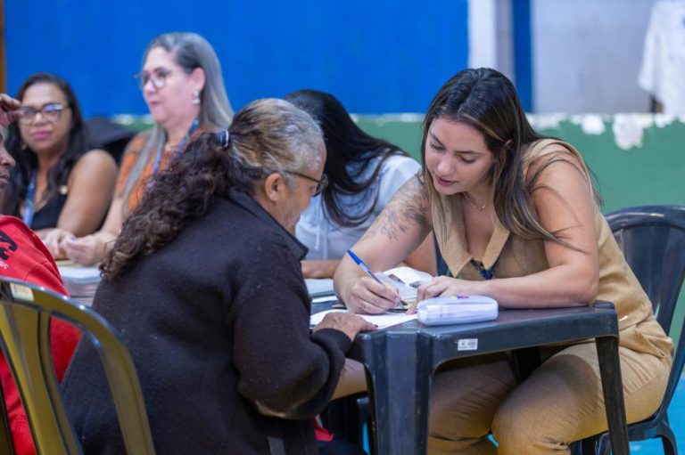 Goiás social entrega cerca de 750 óculos gratuitos a população de Novo Gama