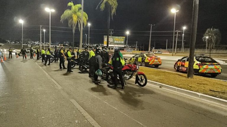 Operação Sossego flagra 17 motociclistas sem carteira e um alcoolizado em Ceilândia
