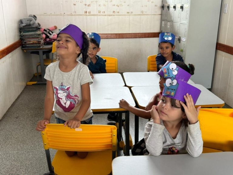 Ano letivo começa com ampliação de vagas e uniformes na rede municipal de ensino de Valparaíso