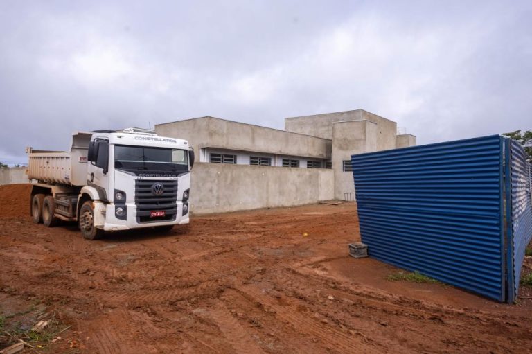 Obras da UBS de Novo Gama avançam e unidade comeca a receber acabamento interno
