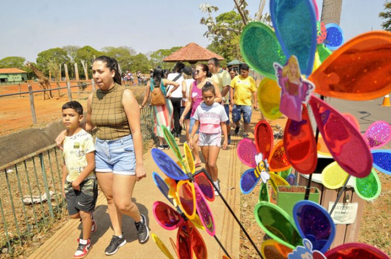Zoológico terá entrada gratuita neste sábado somente para mulheres